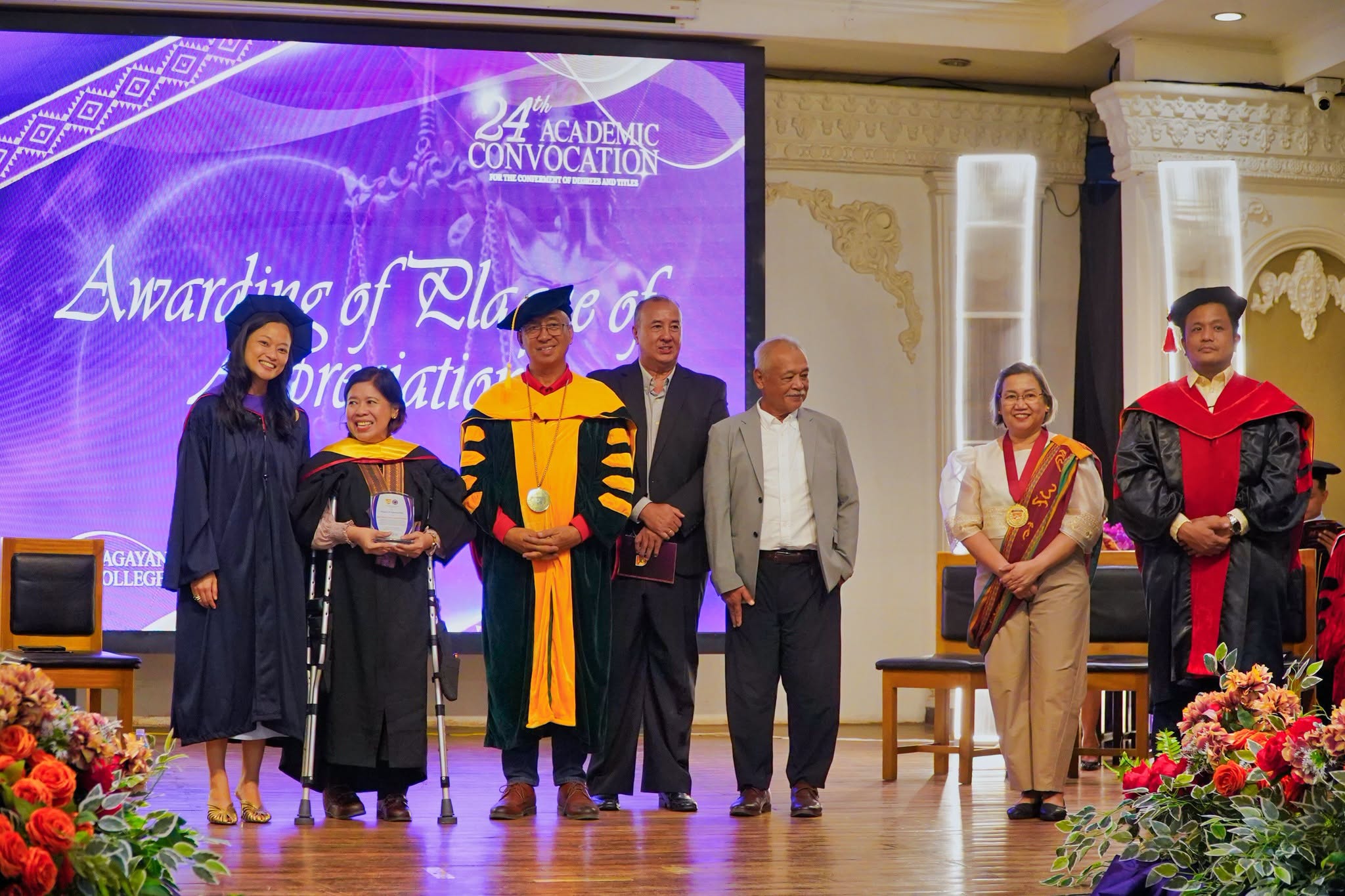 24TH-GRAD-COL-PHOTOSET photo 53